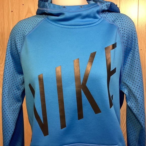 Nike Dri-Fit Women’s Hoodie Size Medium - Picture 2 of 9